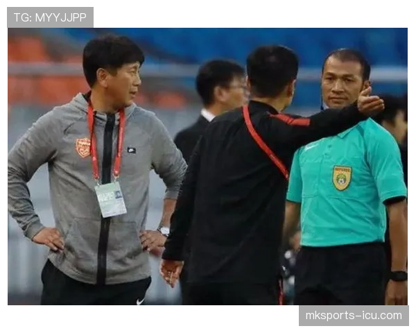 终场哨响起标志比赛结束的裁判规则与判罚标准解析