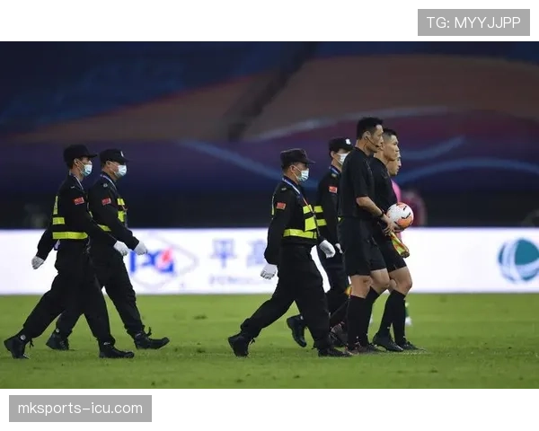 草率犯规如何影响判罚尺度？裁判心态与规则界限全解析