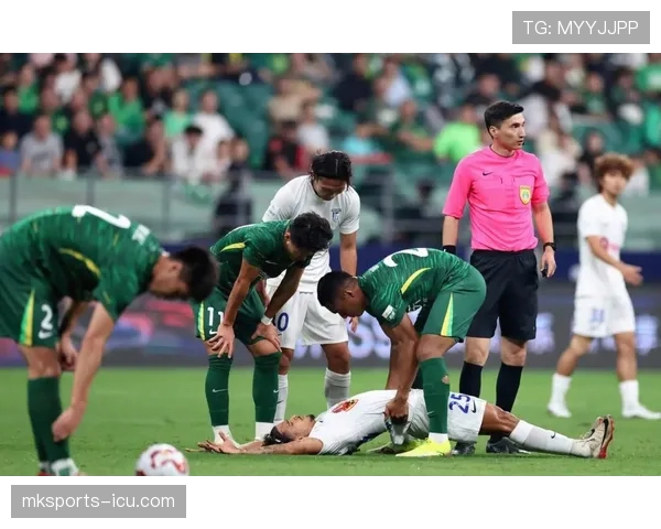 进球判定规则：球必须完全越过球门线且无犯规或非法干预